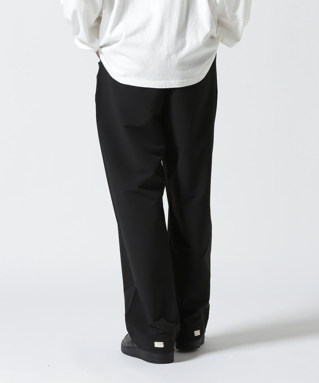 B omnivore  STRETCH POLYESTER BALLOON TACK PANTS
