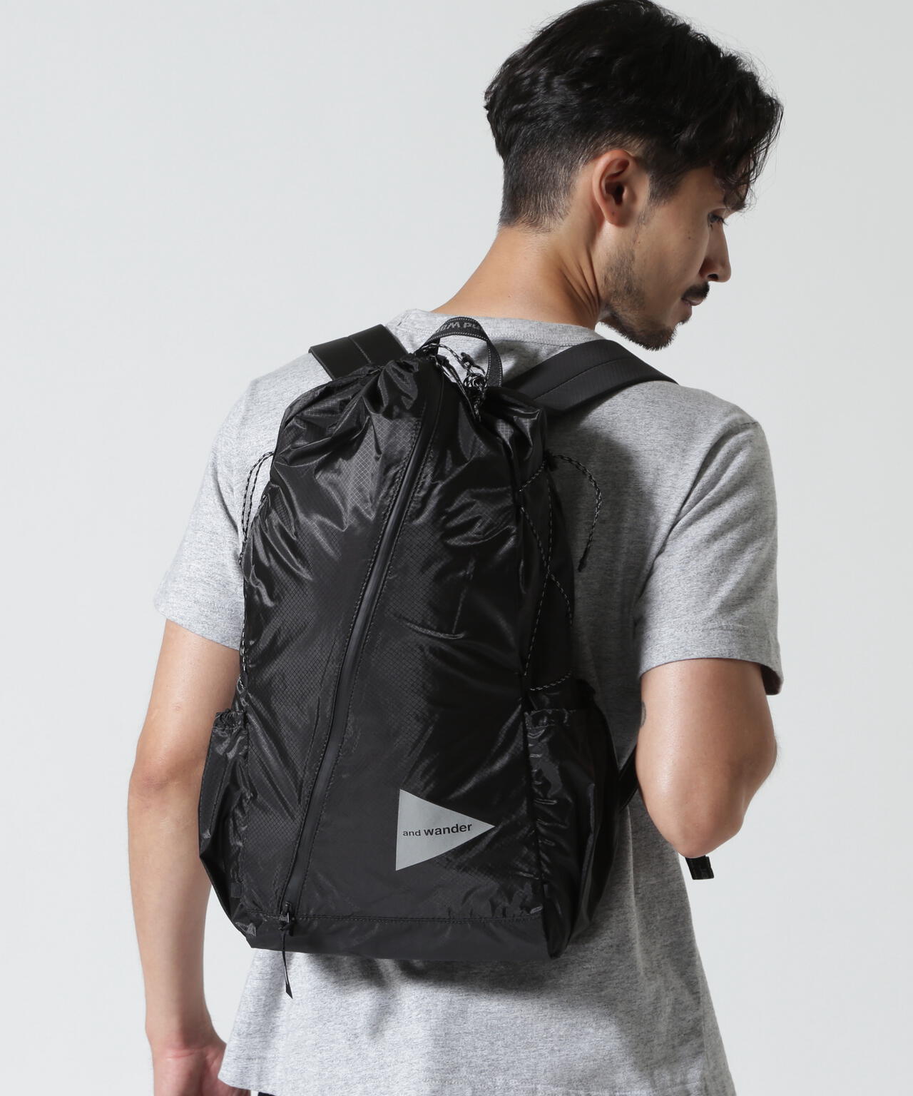 and wander/アンドワンダー  sil daypack