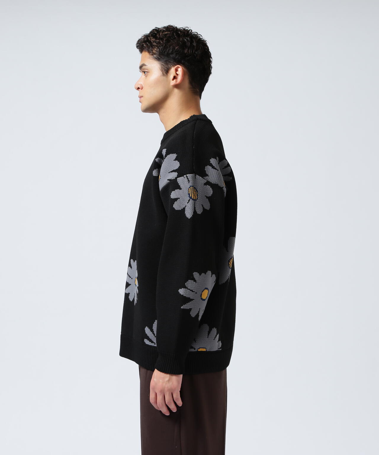 B omnivore/ビーオムニボー　FLOWER KNIT TOP