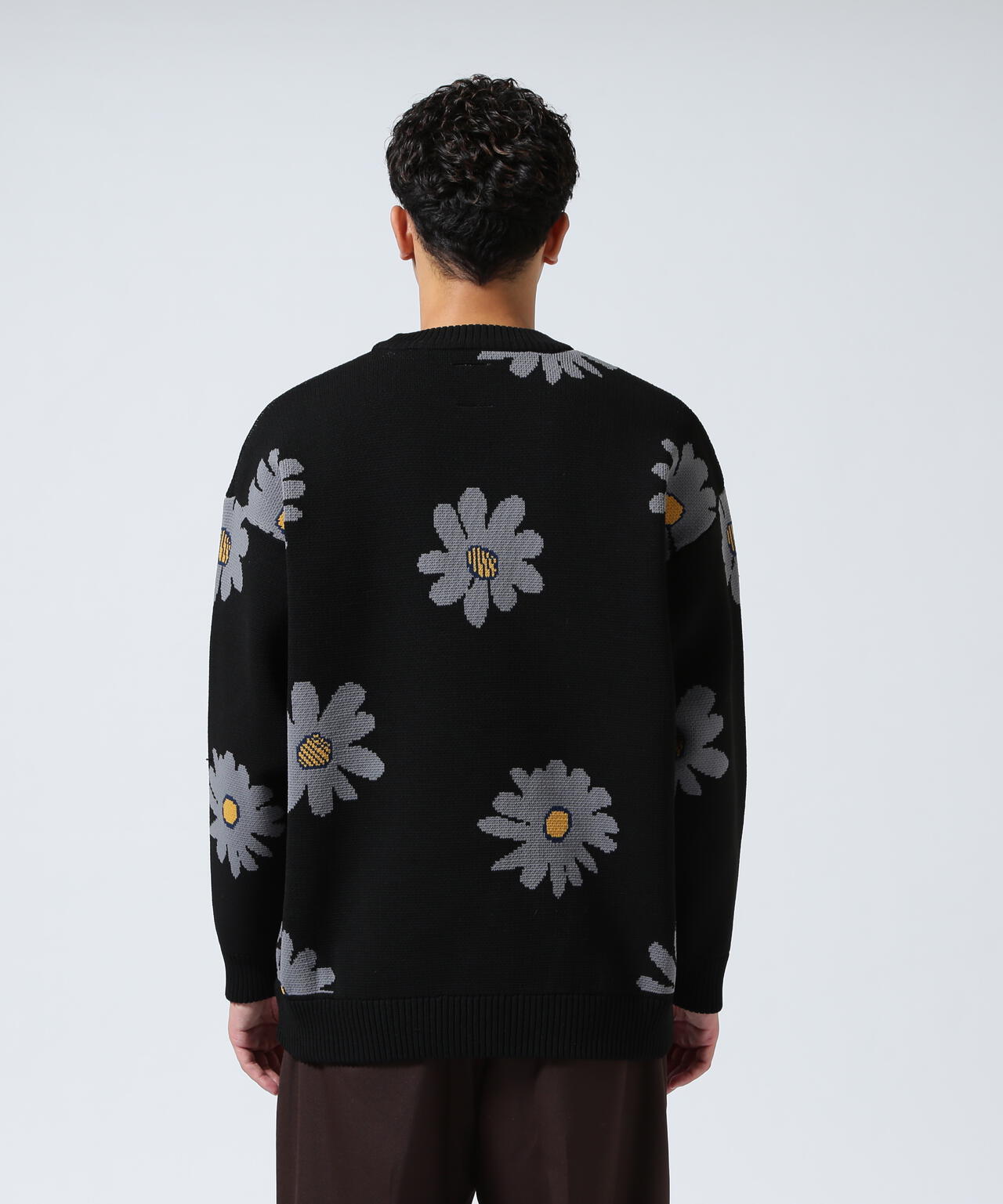 B omnivore/ビーオムニボー　FLOWER KNIT TOP