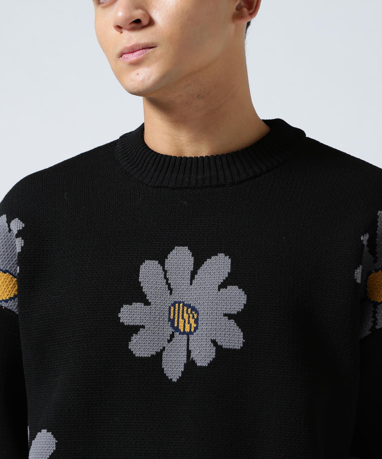B omnivore/ビーオムニボー　FLOWER KNIT TOP