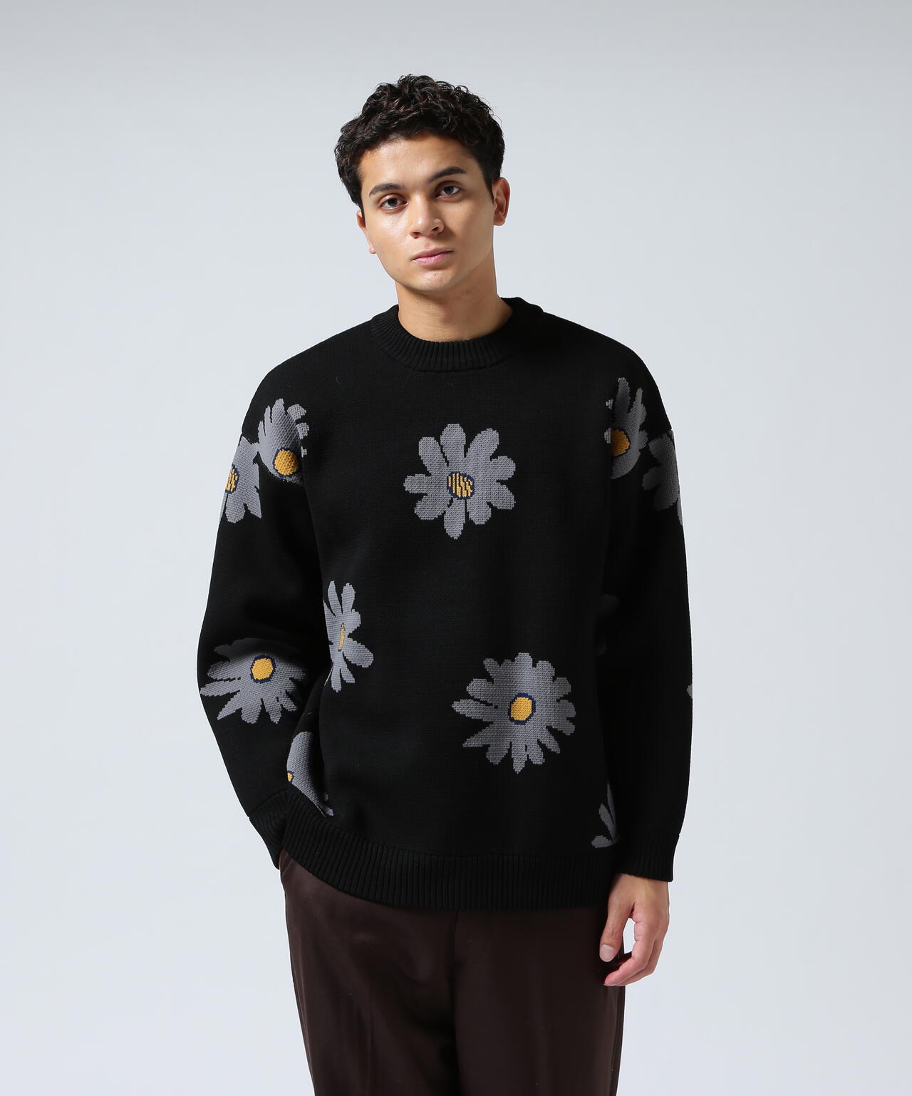 B omnivore/ビーオムニボー　FLOWER KNIT TOP