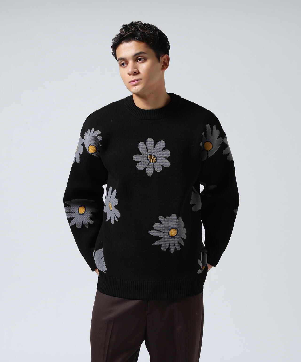 B omnivore/ビーオムニボー　FLOWER KNIT TOP