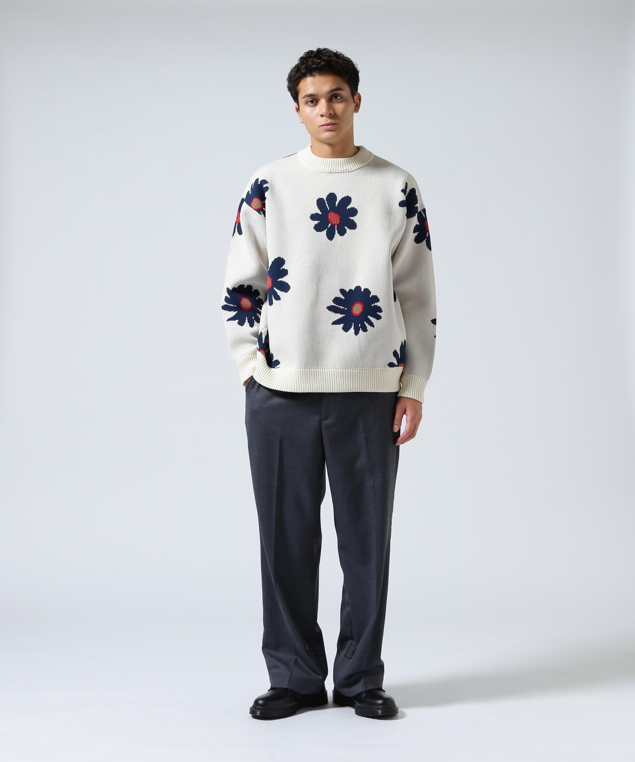 B omnivore/ビーオムニボー　FLOWER KNIT TOP
