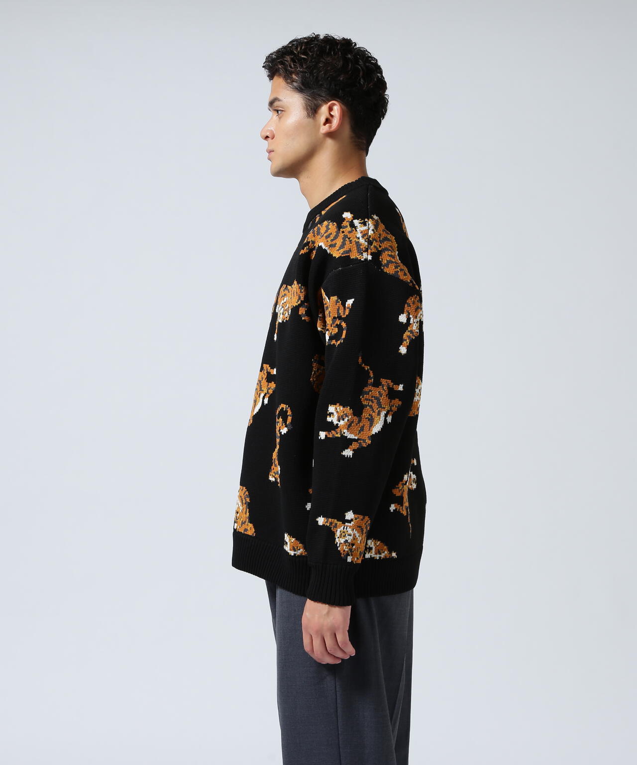 B omnivore/ビーオムニボー　TIGER KNIT TOP