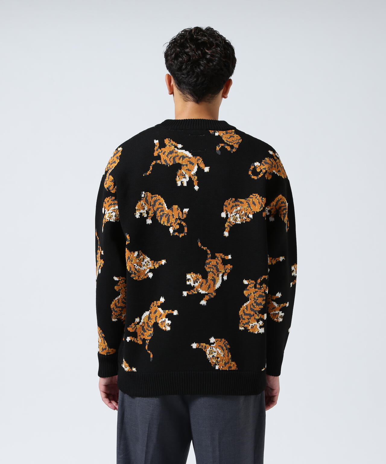 B omnivore/ビーオムニボー　TIGER KNIT TOP