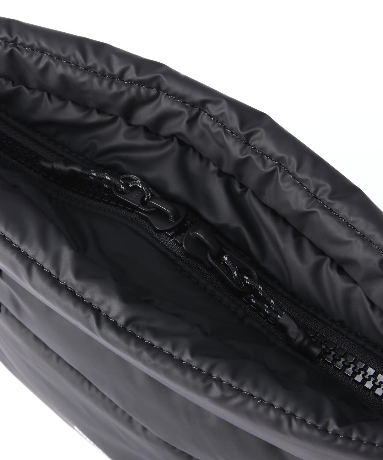 Topologie/トポロジー　Besace Puffer べサス【バッグ単体】