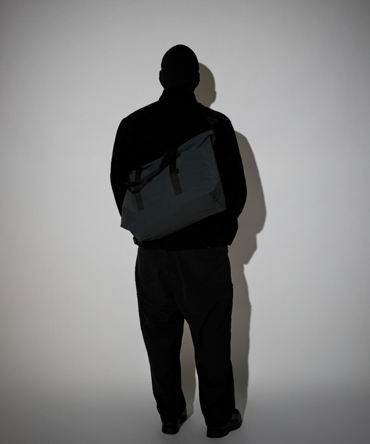 PACKING/パッキング　BLACK REFLECTIVE TOTE