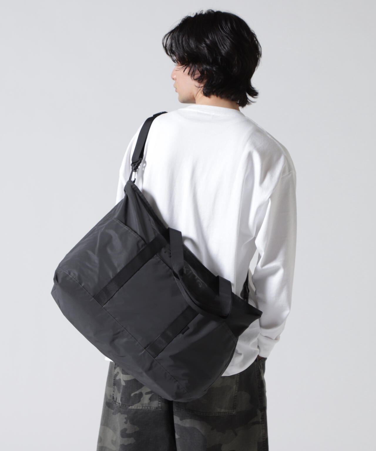 PACKING/パッキング　BLACK REFLECTIVE TOTE