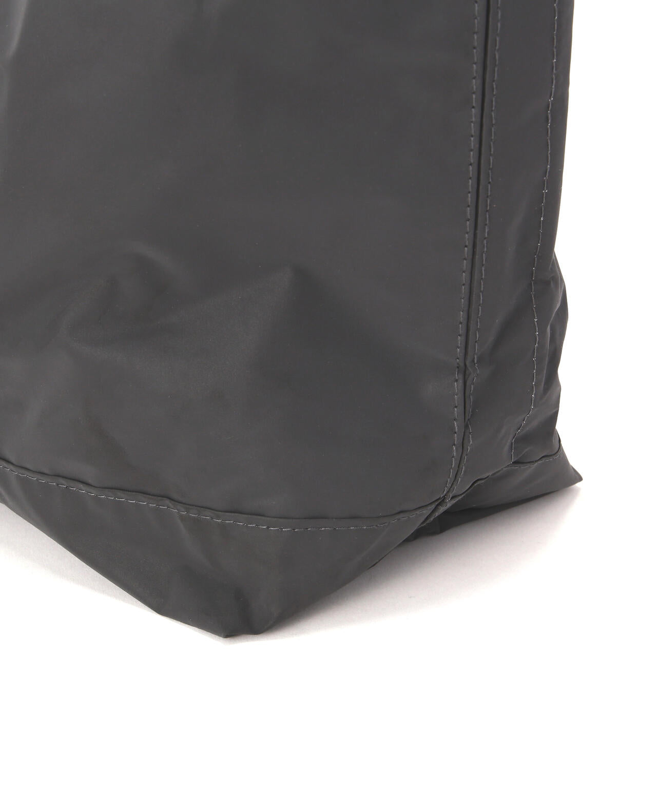 PACKING/パッキング　BLACK REFLECTIVE TOTE