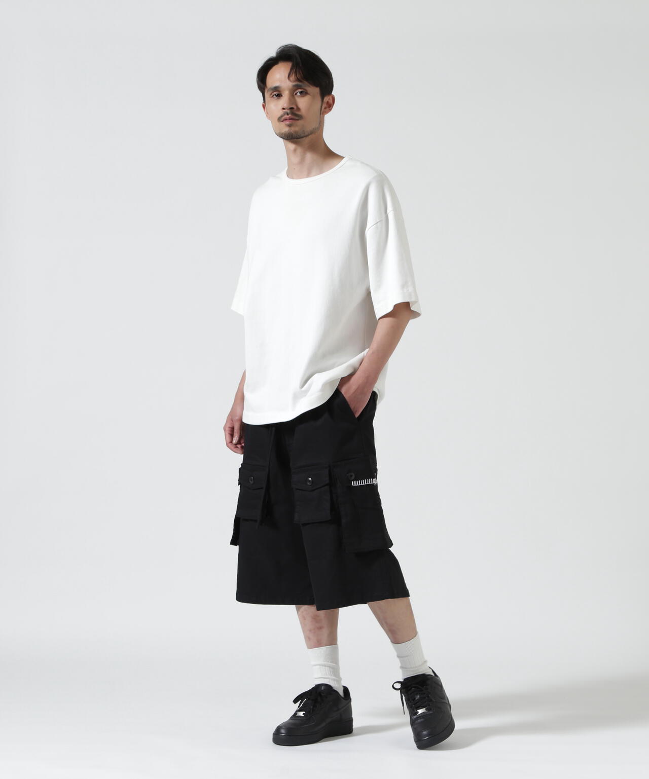 B omnivore/ビーオムニボー　HAND STITCH CARGO SHORTS