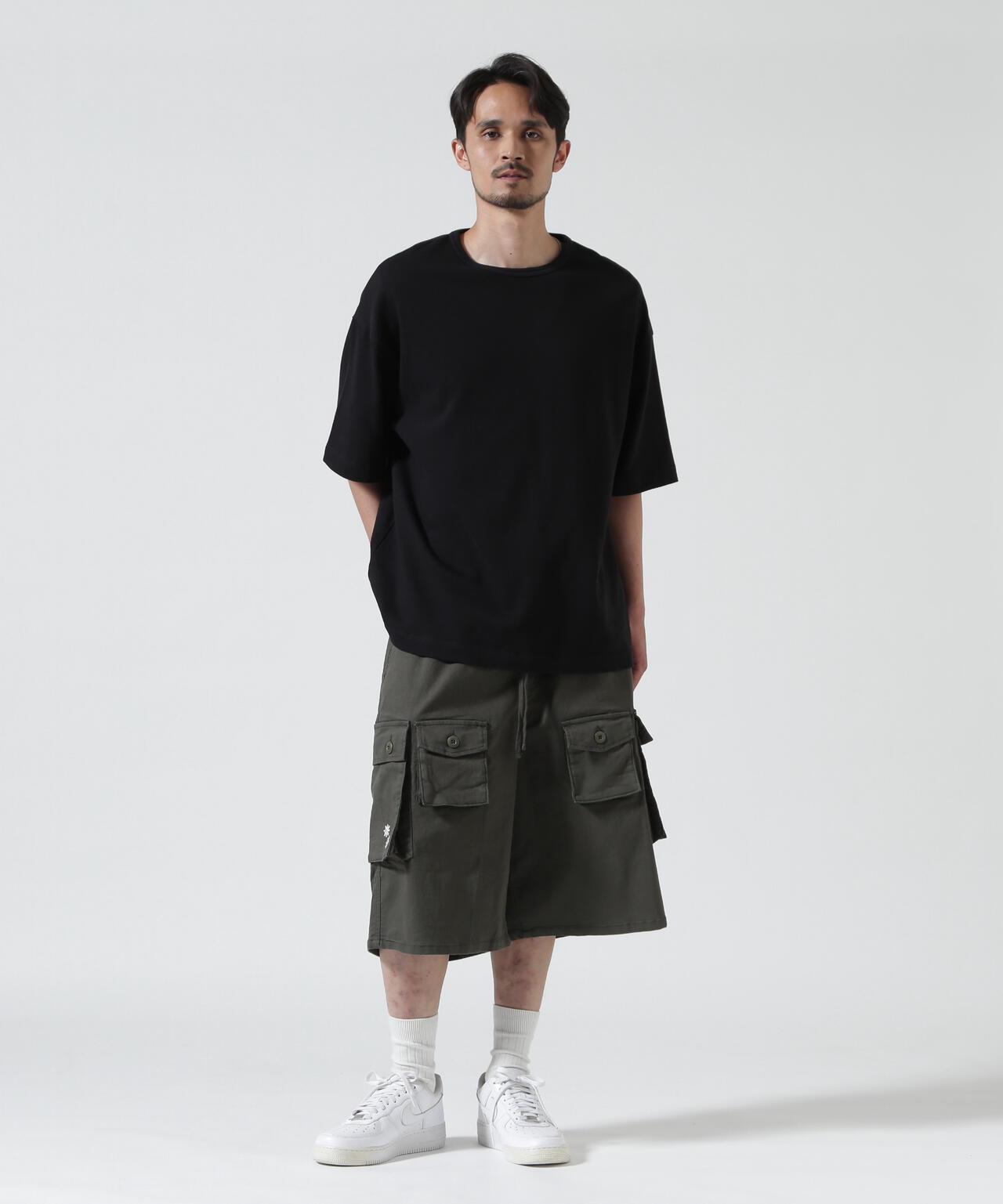 Height 178  Chest 92  Waist 76  hips 95  Shoes 27.0 着用サイズ：L