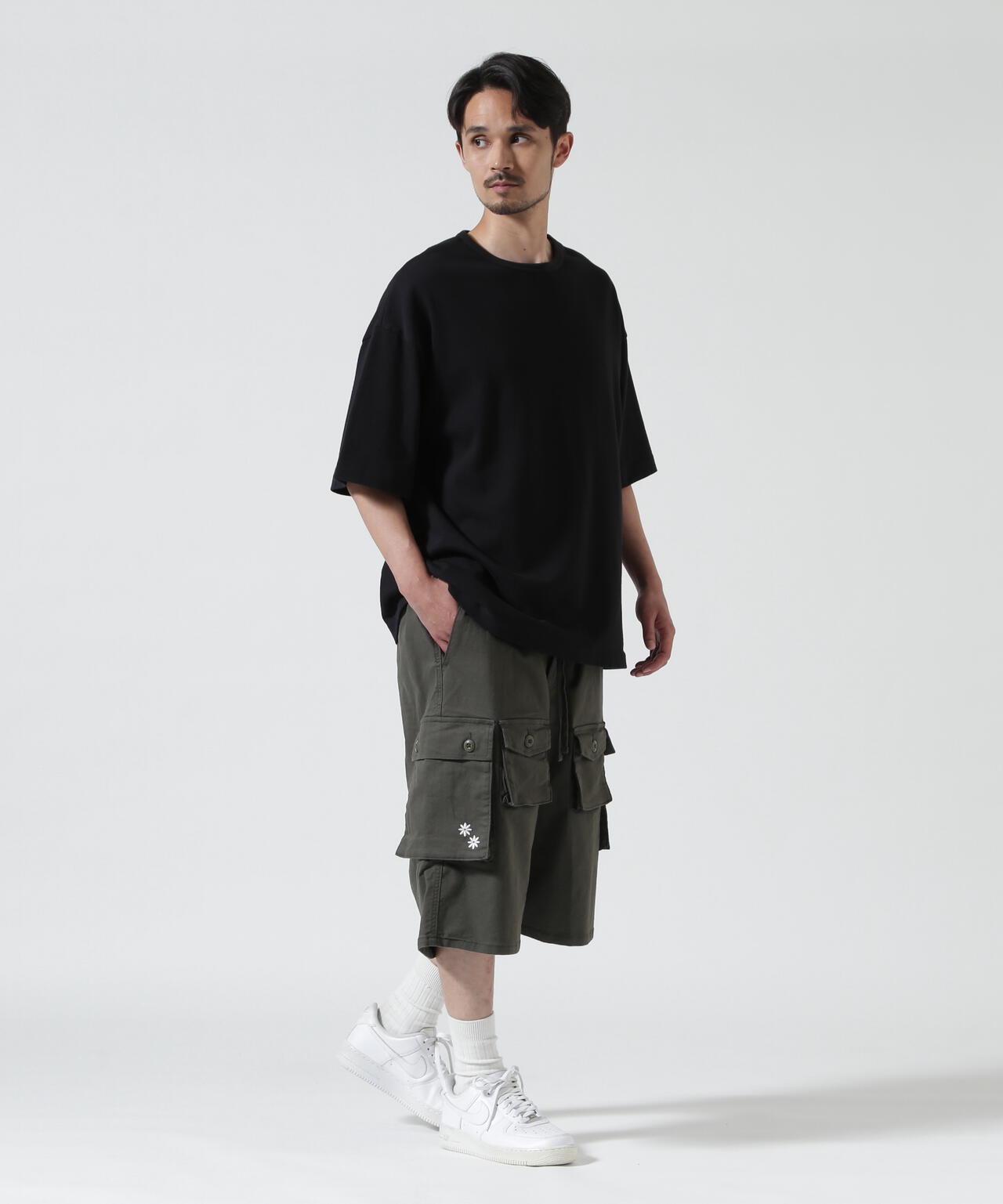 Height 178  Chest 92  Waist 76  hips 95  Shoes 27.0 着用サイズ：L