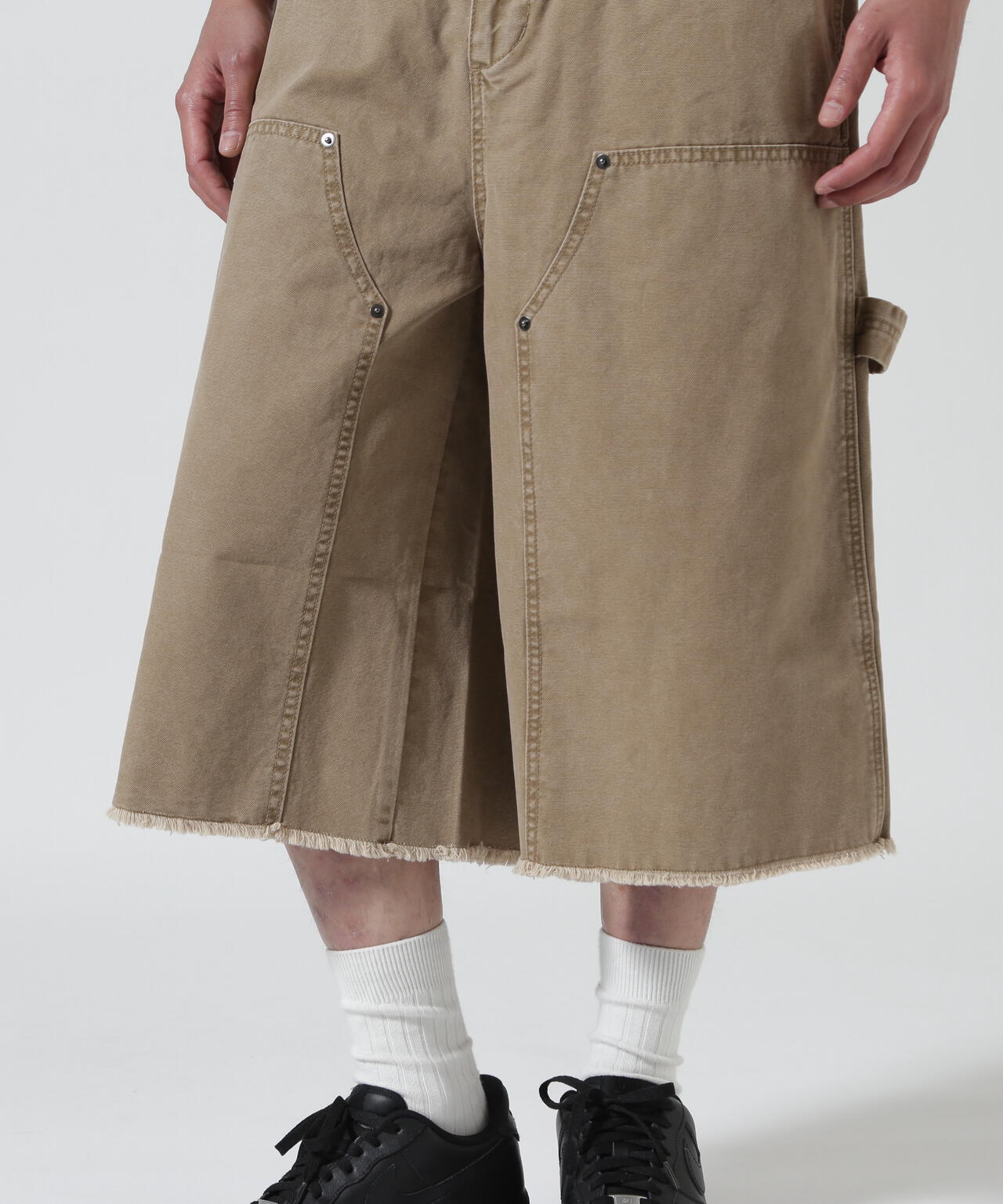Height 178  Chest 92  Waist 76  hips 95  Shoes 27.0 着用サイズ：L