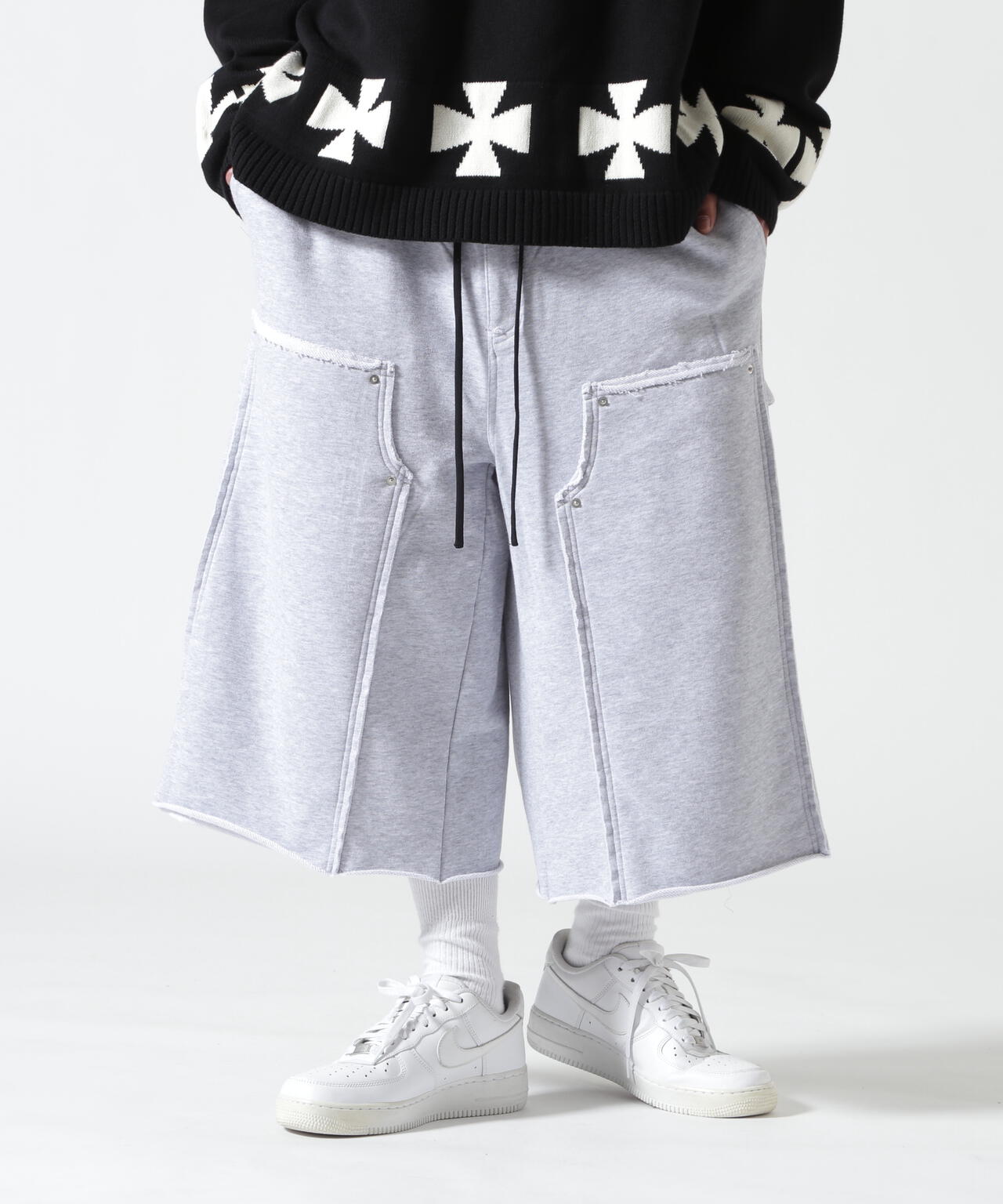 Height 178  Chest 92  Waist 76  hips 95  Shoes 27.0 着用サイズ：L