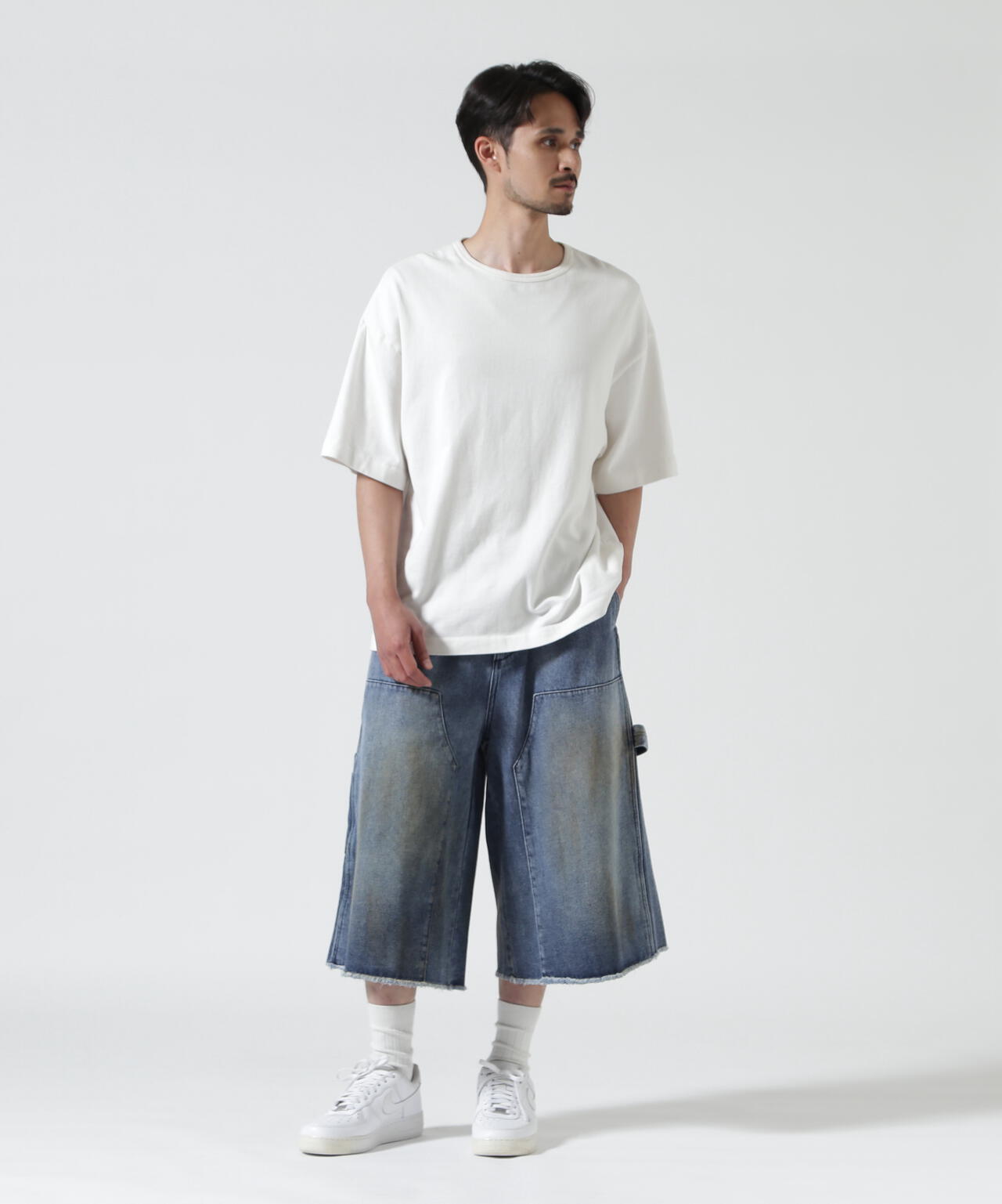Height 178  Chest 92  Waist 76  hips 95  Shoes 27.0 着用サイズ：L