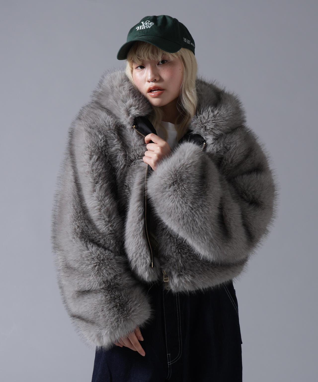 B omnivore/ビーオムニボー　ECO FUR HOOD BLOUSON