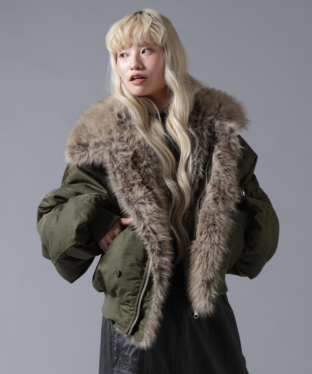 B omnivore/ビーオムニボー REVERSIBLE FUR NYLON BLOUSON