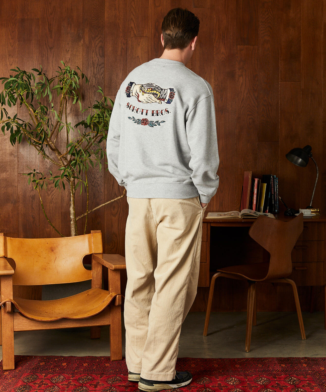 SHAKE HAND SNAKE CREW SWEAT/シェイクハンドスネーク クルースウェット