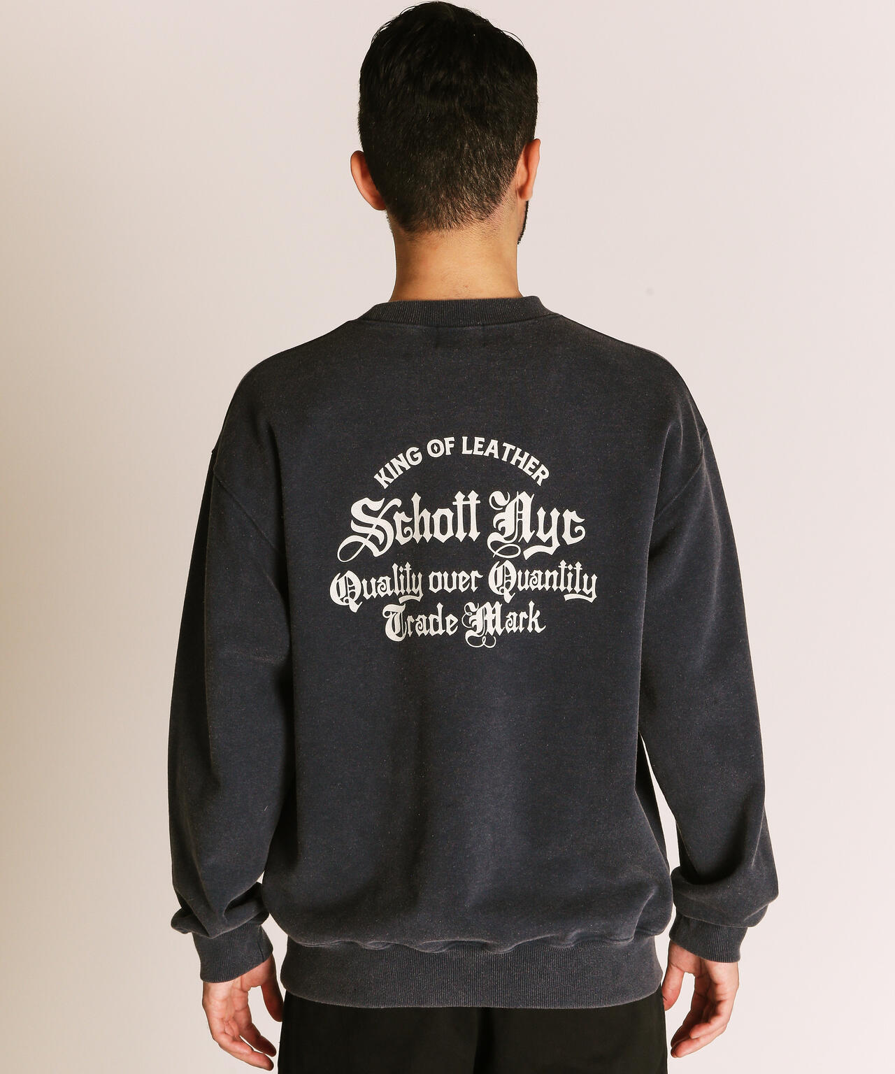 QUALITY OVER QUANTITY CREW SWEAT/クオリティ オーバー クアンティティ クルースウェット