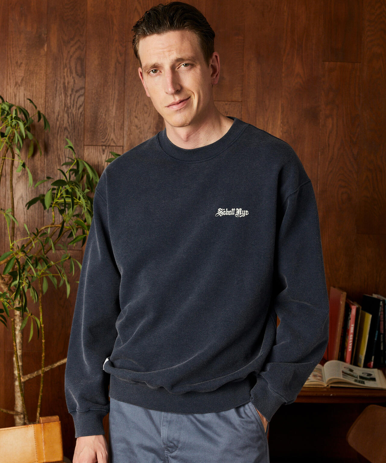 QUALITY OVER QUANTITY CREW SWEAT/クオリティ オーバー クアンティティ クルースウェット
