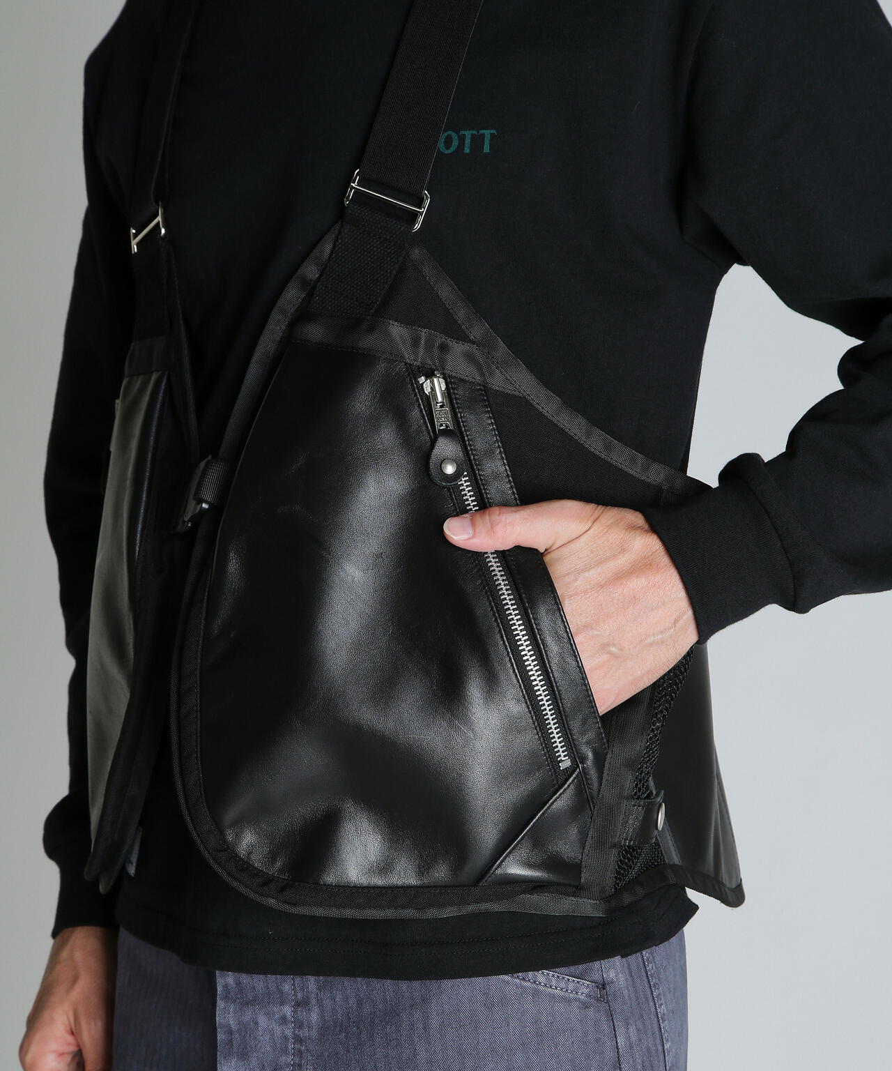 LEATHER LUGGAGE VEST/レザーラゲッジ ベスト