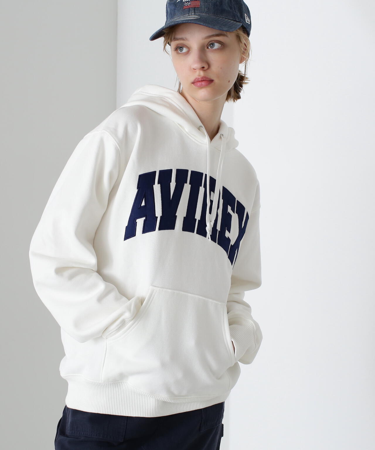 《DAILY/デイリー》PULLOVER SWEAT PARKA LOGO / プルオーバー スウェット パーカー ロゴ / AVIREX