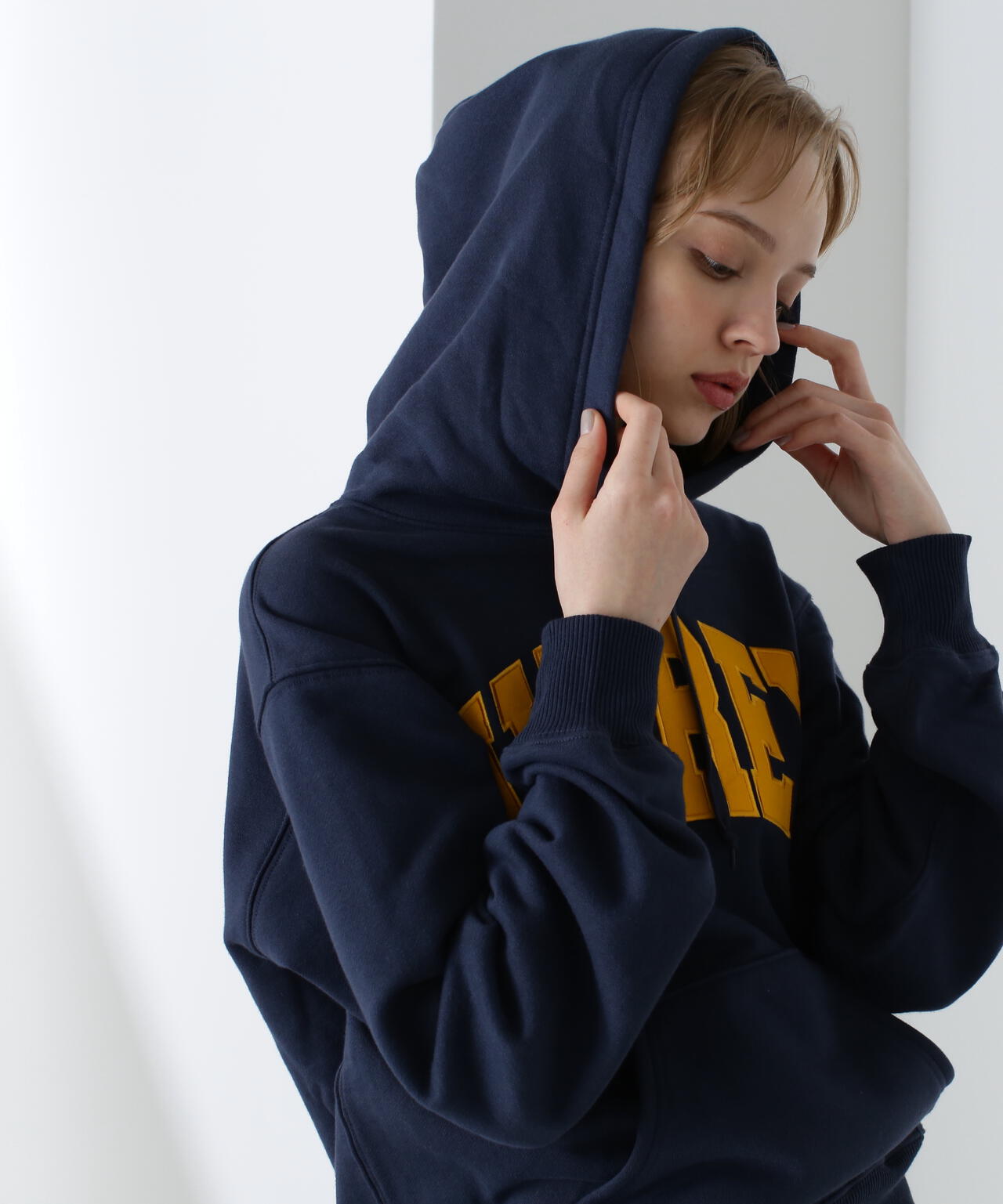 《DAILY/デイリー》PULLOVER SWEAT PARKA LOGO / プルオーバー スウェット パーカー ロゴ / AVIREX