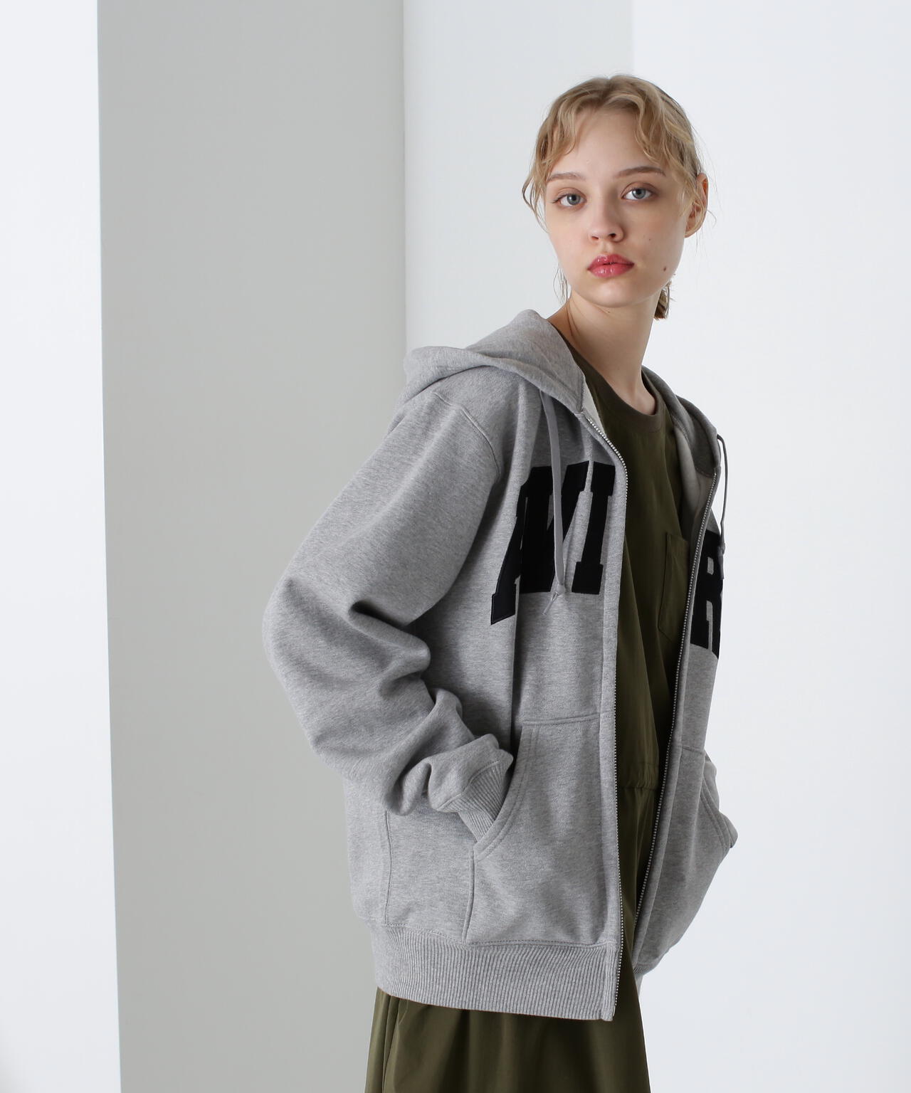 《DAILY/デイリー》ZIP UP SWEAT PARKA LOGO / ジップアップ スウェット パーカー ロゴ / AVIREX /