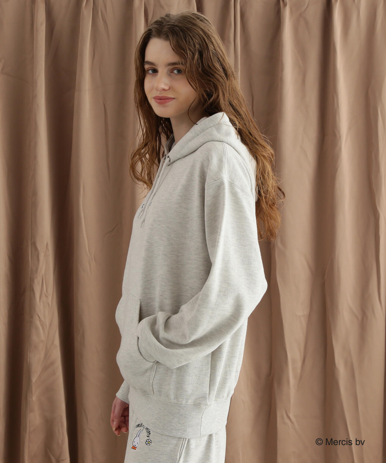 《AVIREX×miffy》WEB限定 SWEAT PULLOVER PARKA/アヴィレックス×ミッフィー パーカー
