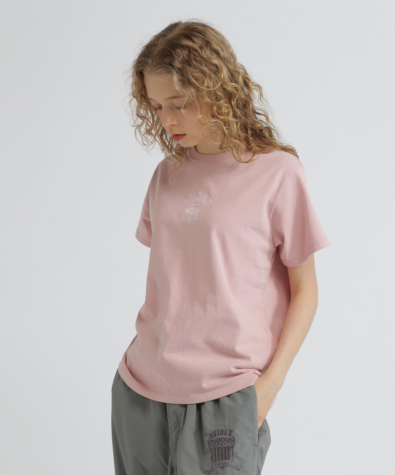 《WEB&DEPOT限定》ONE POINT EMB T-SHIRT"VARSITY LOGO" / ワンポイントロゴ 刺繍 半袖Tシャツ