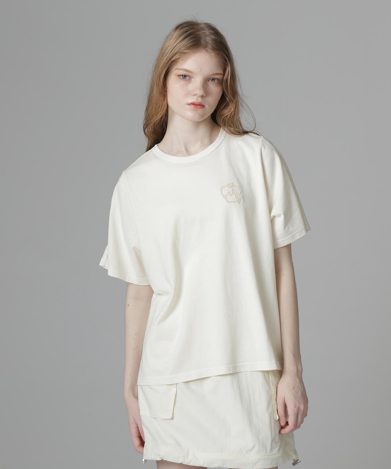 《直営店限定》LACE DETAILS EMBROIDERY T-SHIRT/レースディテール刺繍Tシャツ