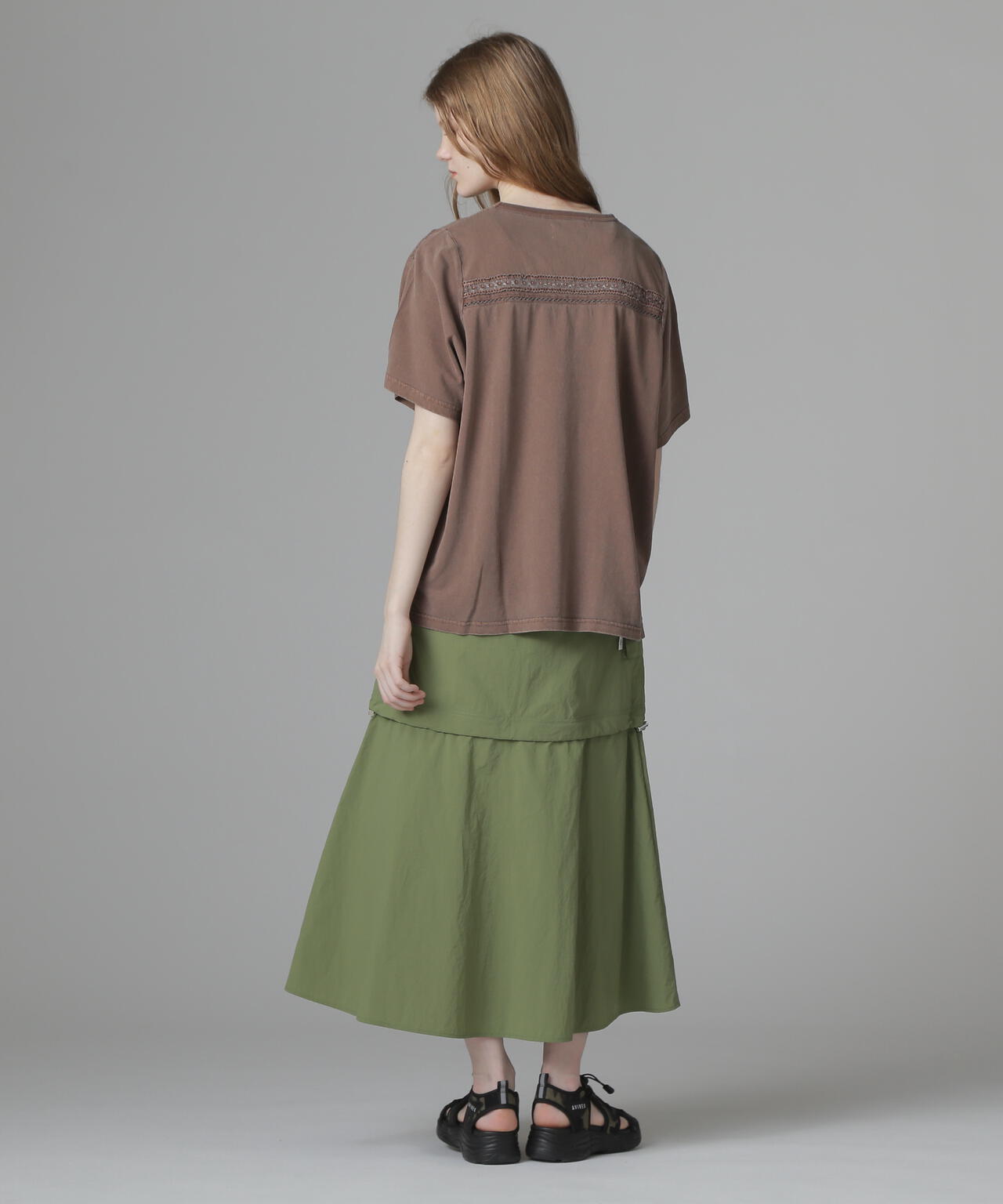 《直営店限定》LACE DETAILS EMBROIDERY T-SHIRT/レースディテール刺繍Tシャツ