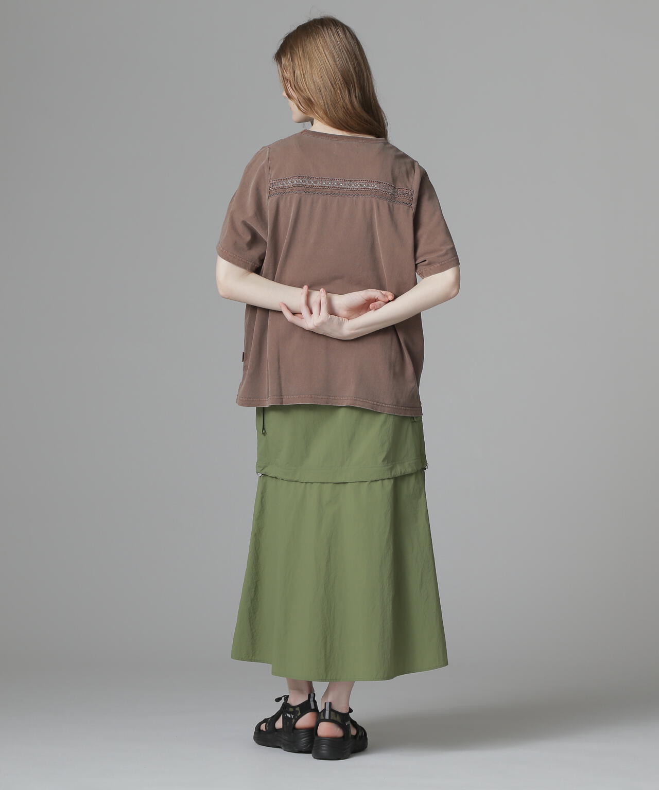 《直営店限定》LACE DETAILS EMBROIDERY T-SHIRT/レースディテール刺繍Tシャツ