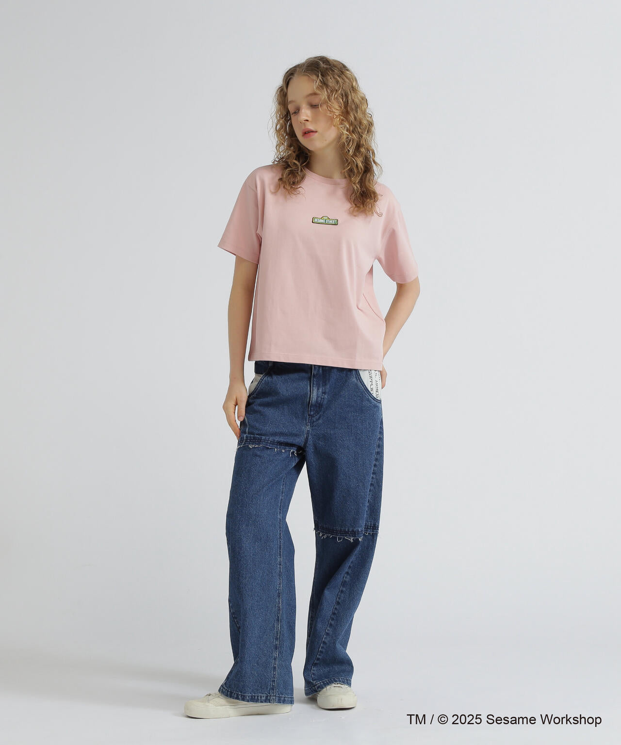 《SESAME STREET meets AVIREX》TOGETHERNESS T-SHIRT
