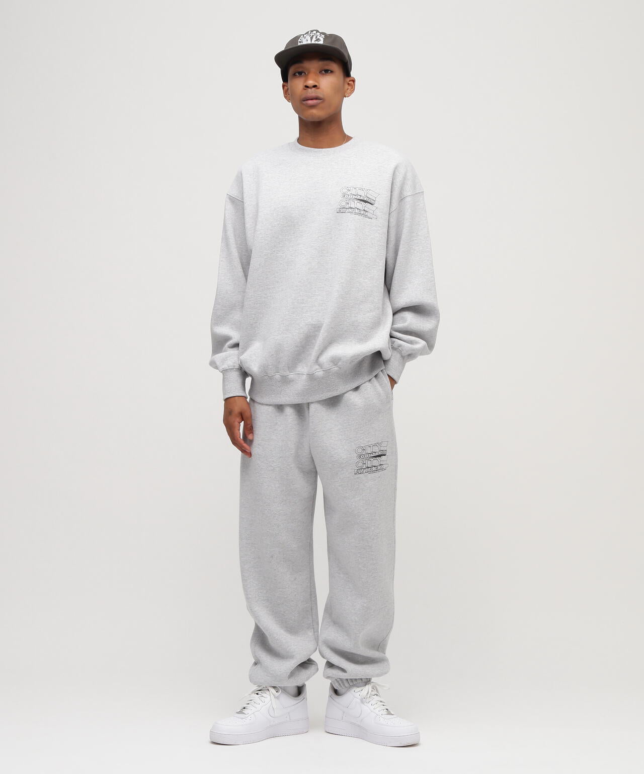 《AVIREX × CITY COUNTRY CITY》SIGNATURE SWEAT PANTS
