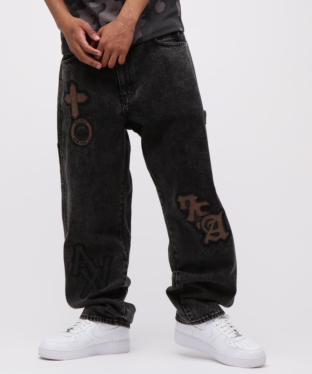 LEATHER PATCH DENIM PANTS