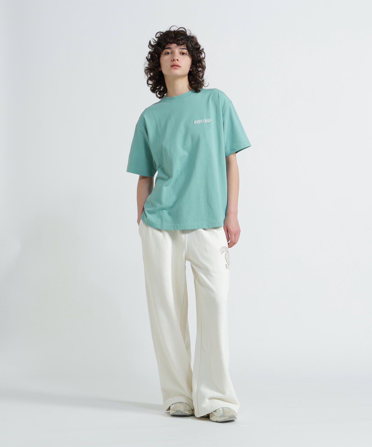 《WOMAN/直営店限定》GRAFFITI EMBROIDERY T-SHIRT