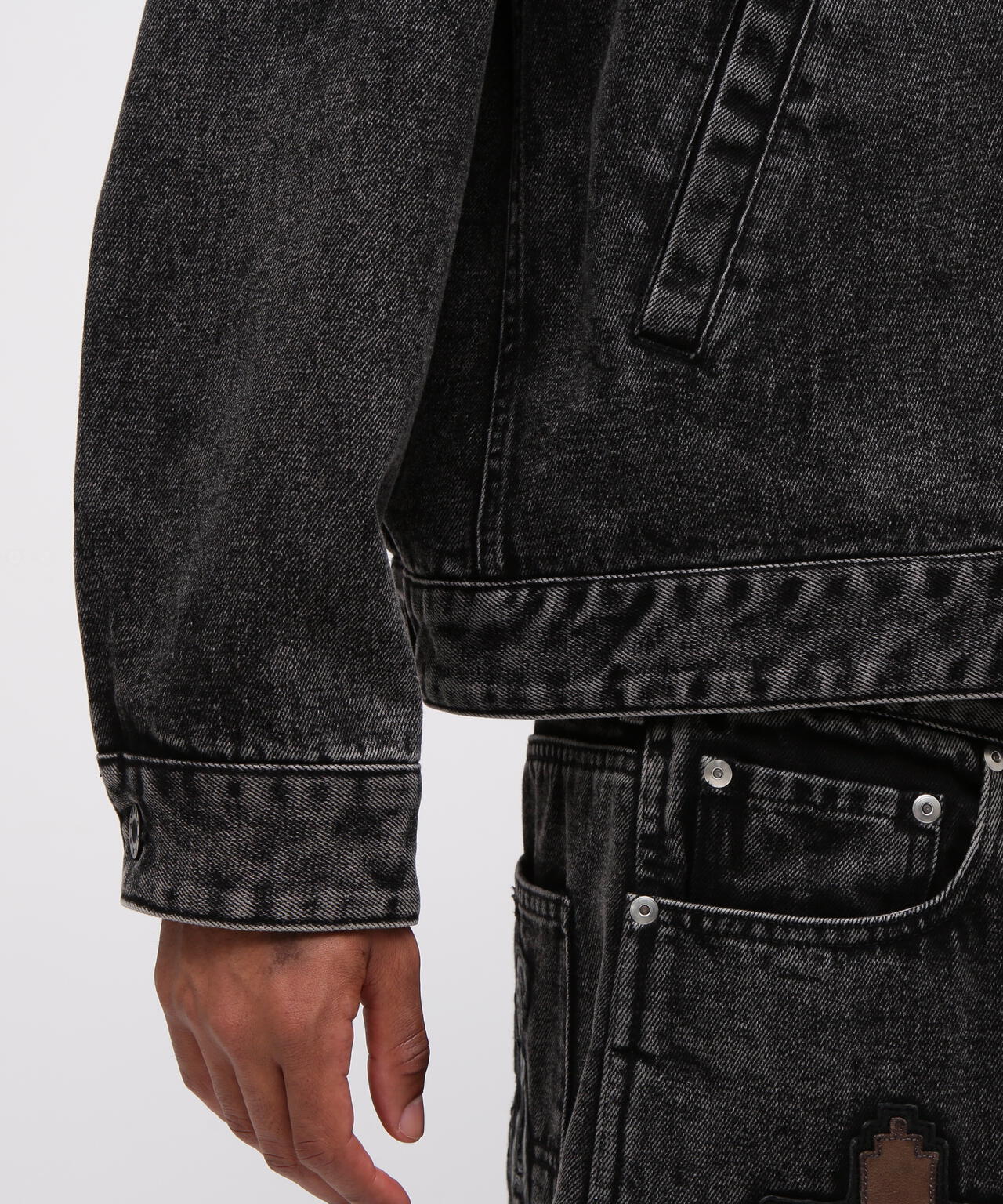 LEATHER PATCH DENIM JACKET