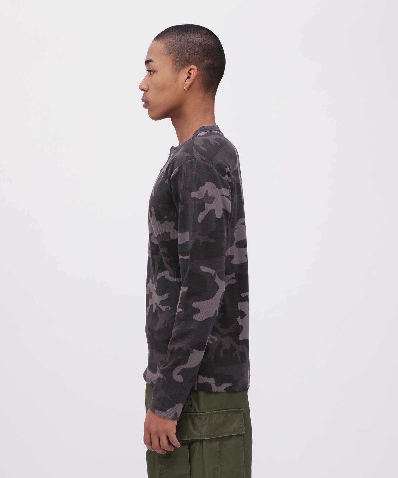 《DAILY/デイリー》RIB LONG SLEEVE HENLEY NECK T-SHIRT ”CAMOUFLAGE”
