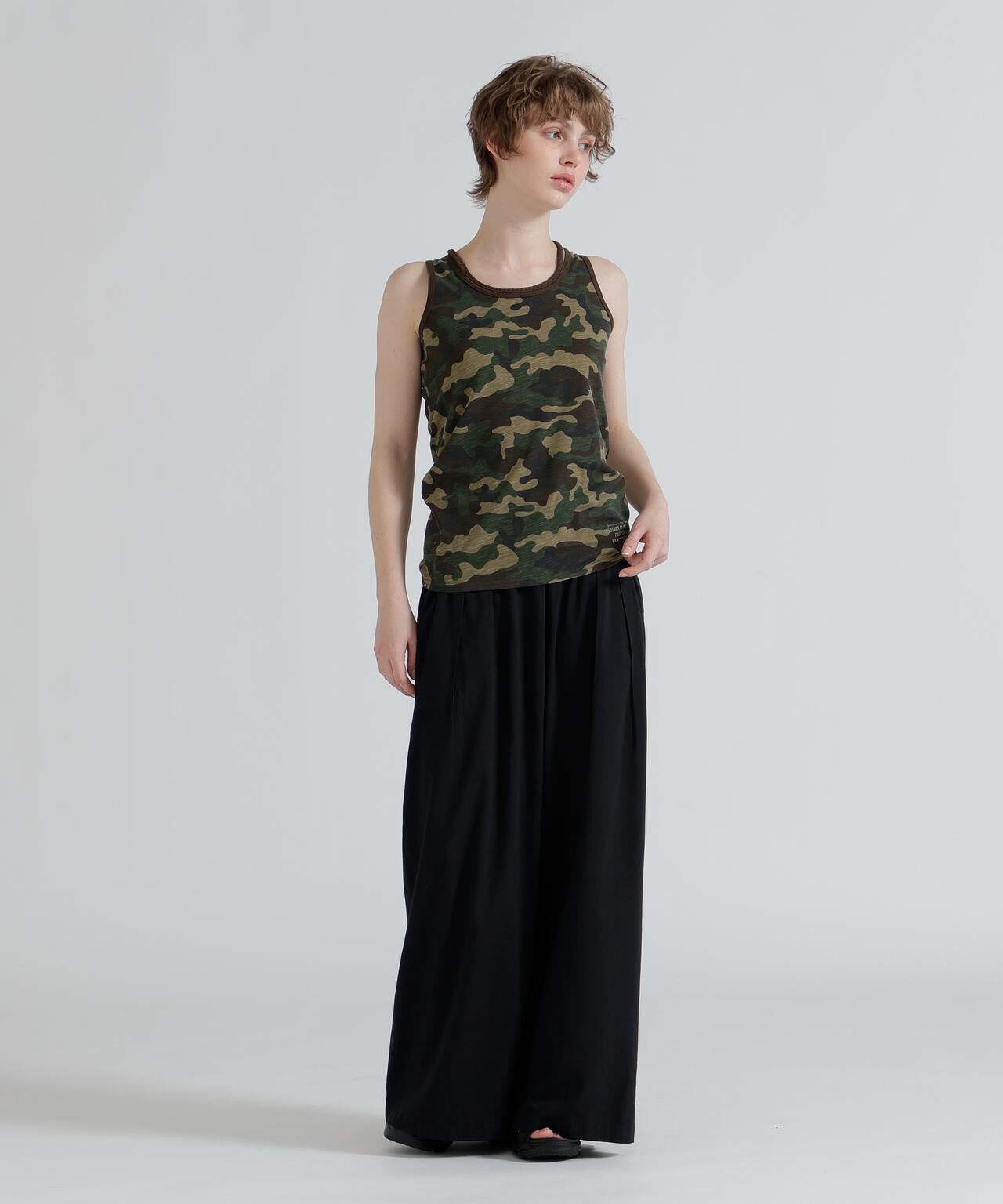 DESIGN BELT TUCK DETAIL PANTS