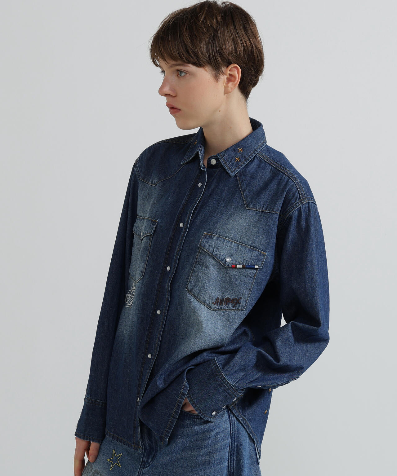 《WOMAN》DENIM SHIRT WITH GRAFFITI PRINT