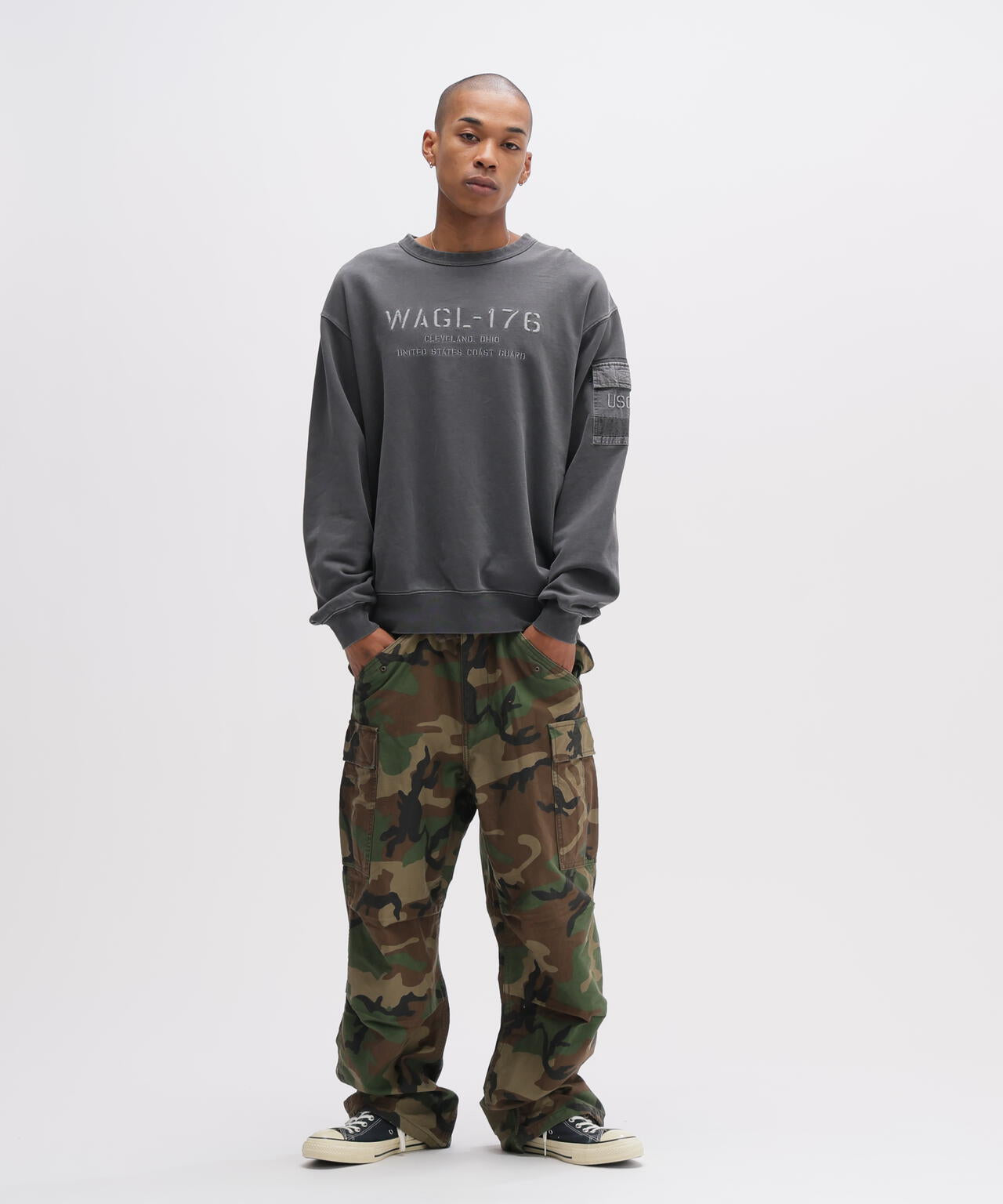 FADED MIL.POCKET CREWNECK SWEAT