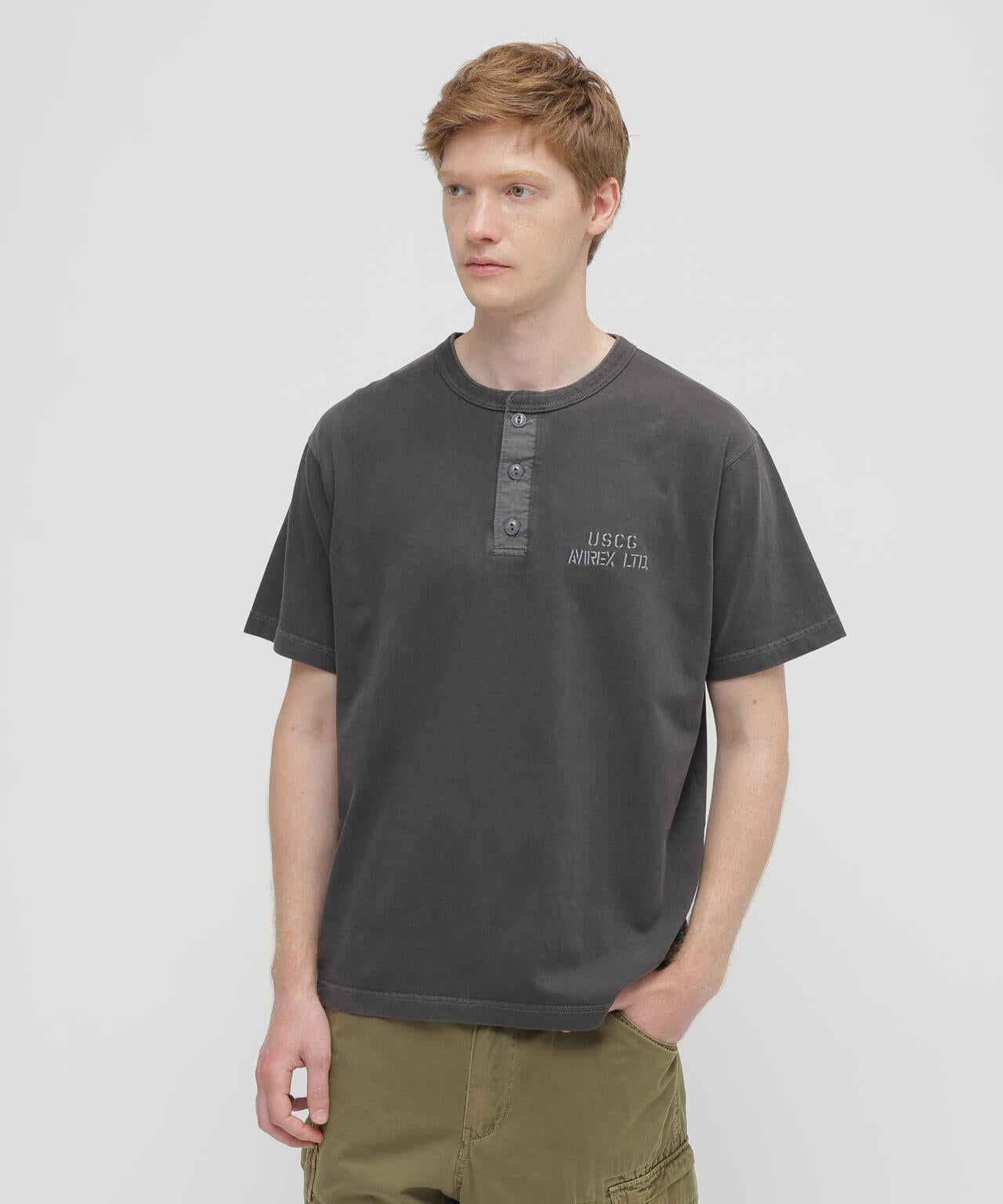 FADED MIL. HENLEY NECK T-SHIRT