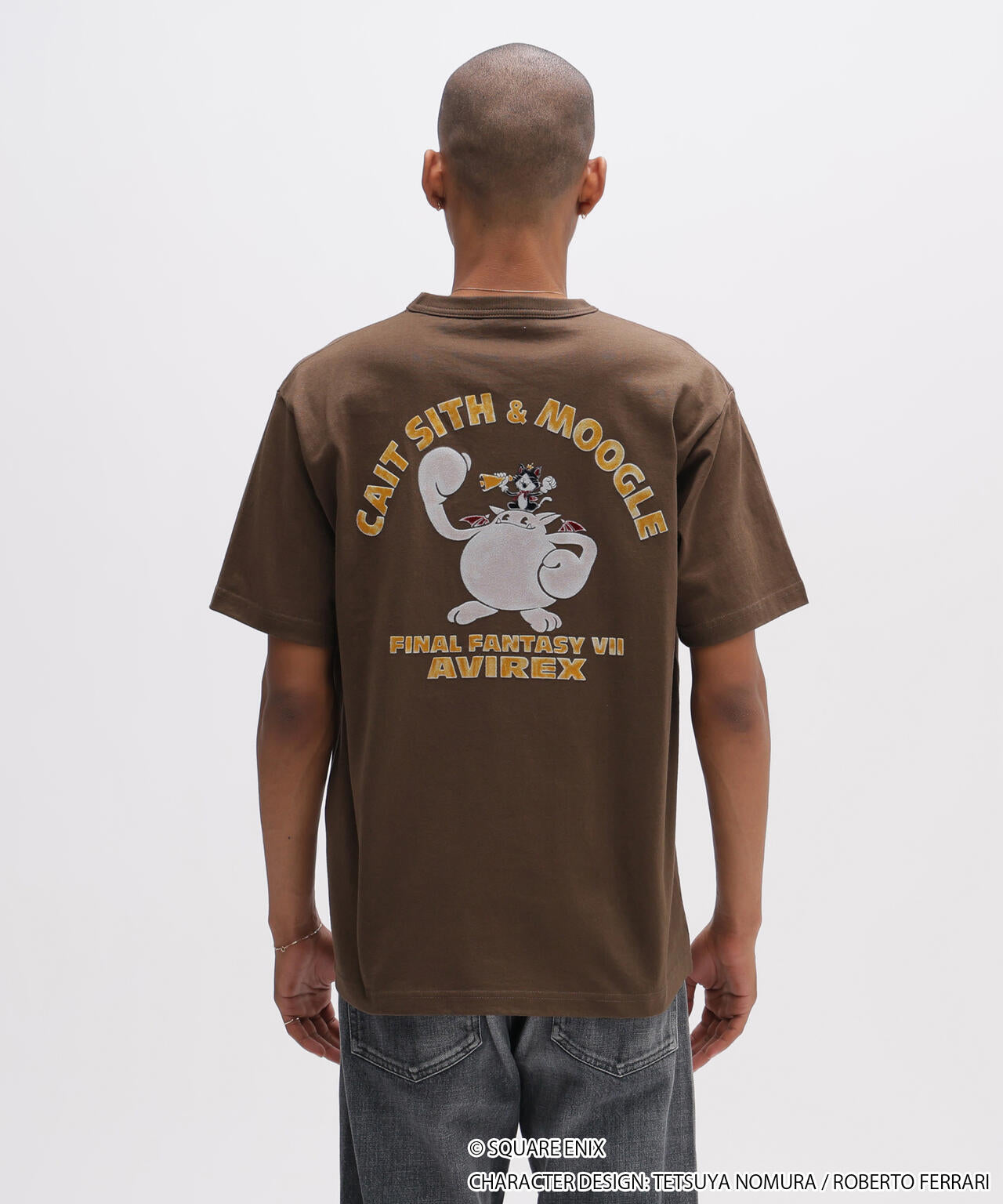 《AVIREX × FINAL FANTASY VII REMAKE》CREW NECK T-SHIRT ”CaitSith&MOOGLE”