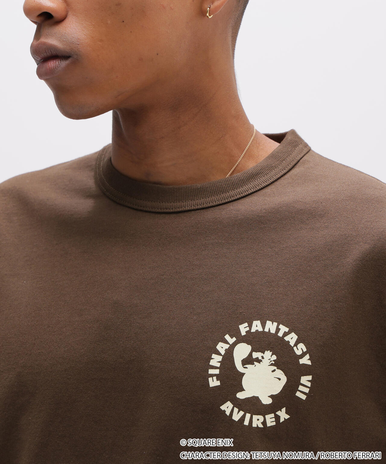 《AVIREX × FINAL FANTASY VII REMAKE》CREW NECK T-SHIRT ”CaitSith&MOOGLE”