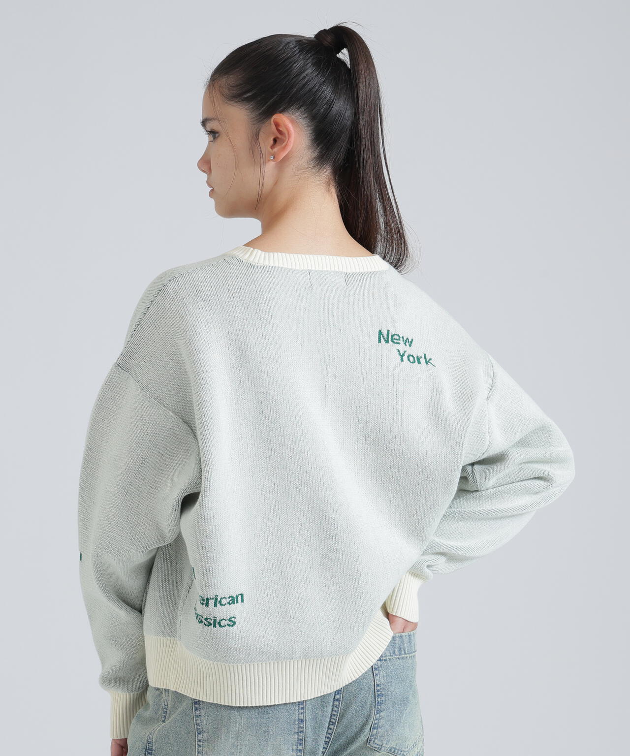 【直営店限定】LOGO JACQUARD AND EMBROIDERY TOPS