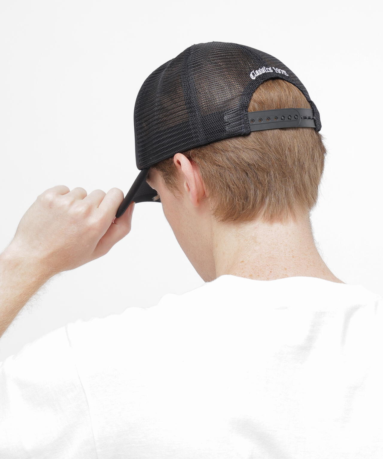 VARSITY OLD ENGLISH ARCH LOGO MESH CAP