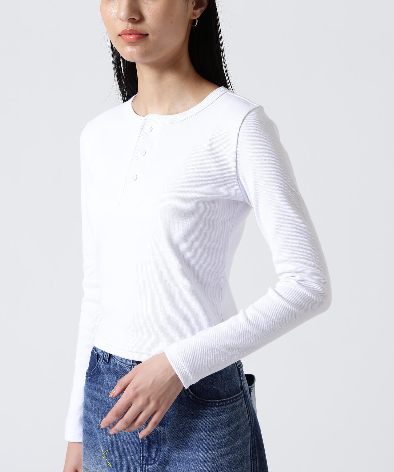 《DAILY/デイリー/WOMAN》L/S HENLEY NECK T-SHIRT