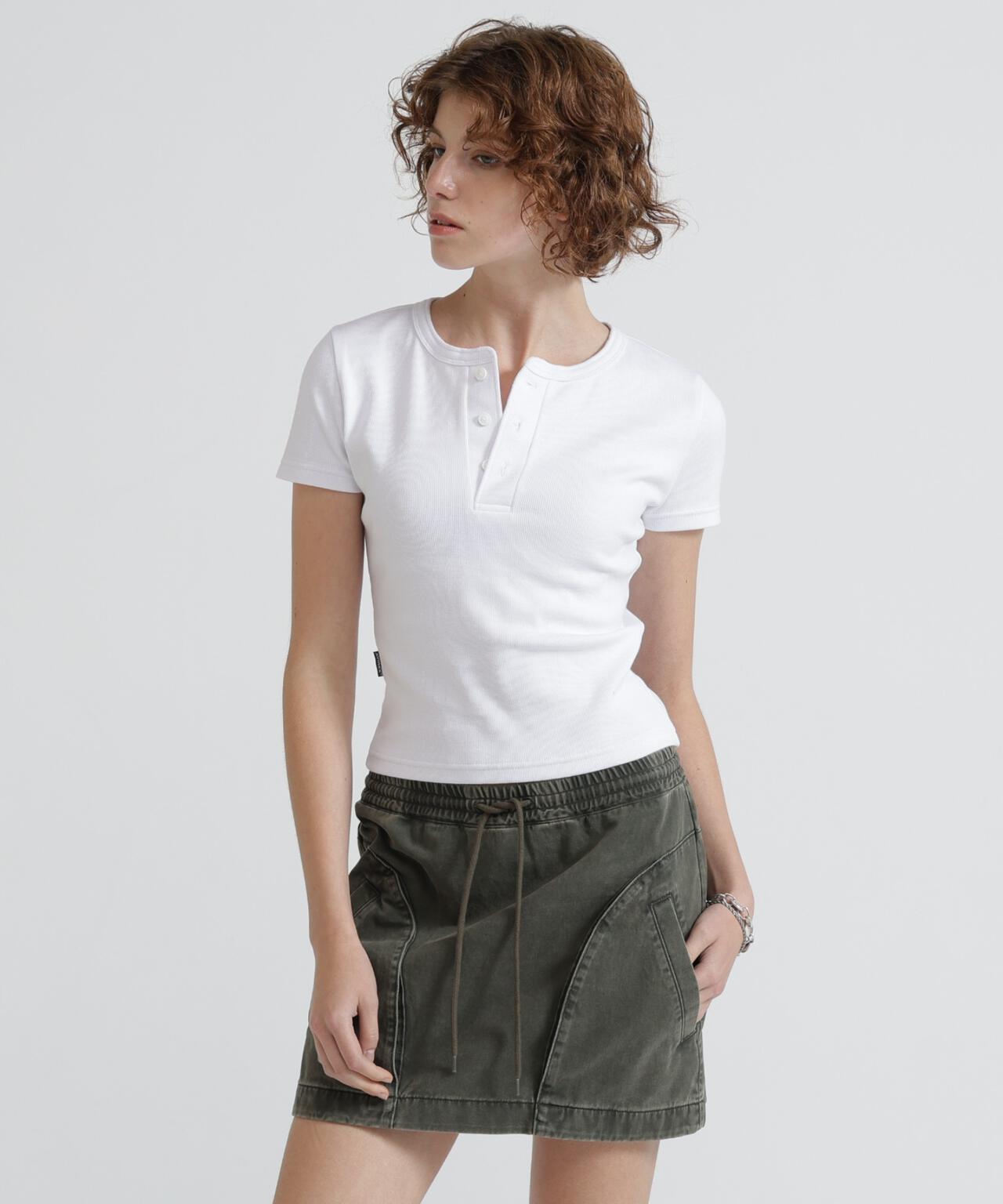 《DAILY/デイリー/WOMAN》 S/S HENLEY NECK T-SHIRT